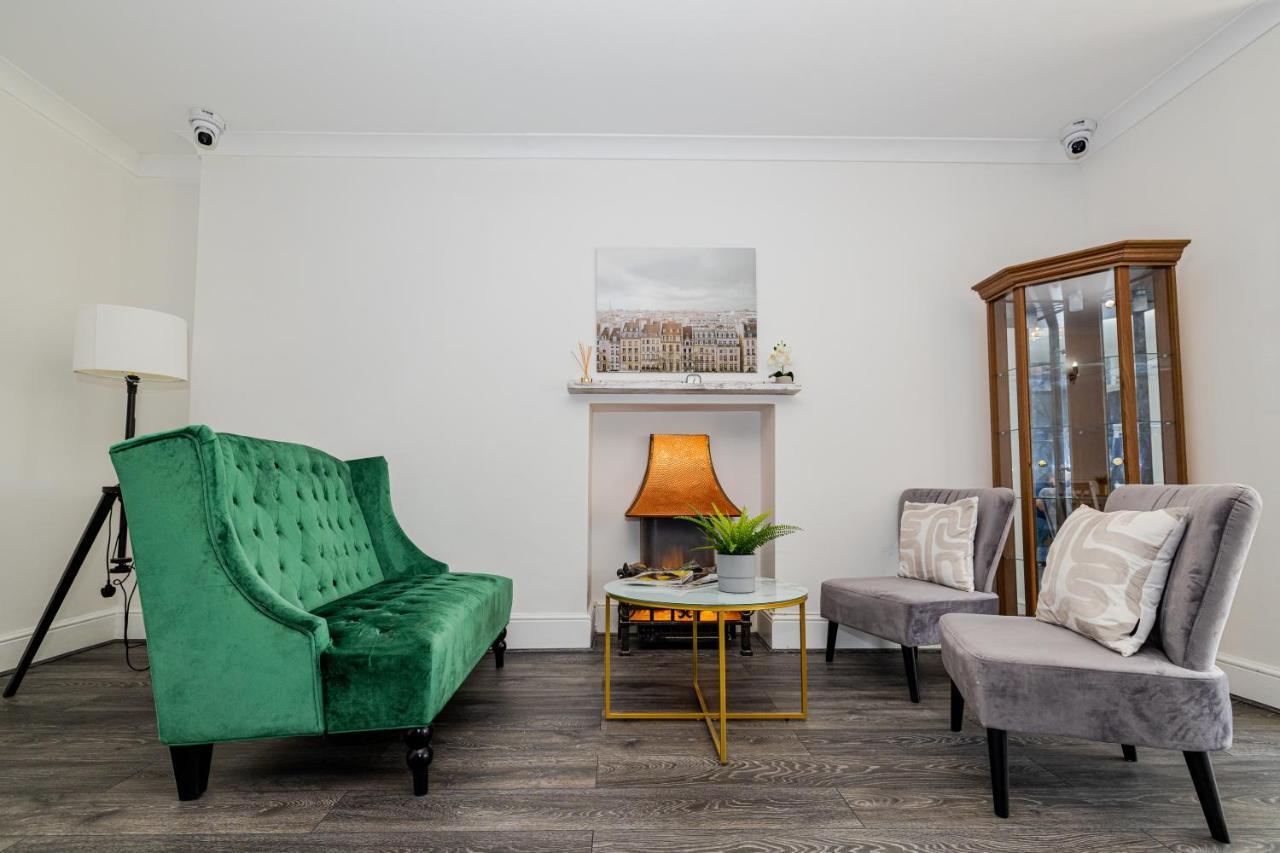 Woodford Hotel Londra